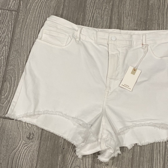 Good American Bombshell Short Size 18 NWT - Picture 3 of 8